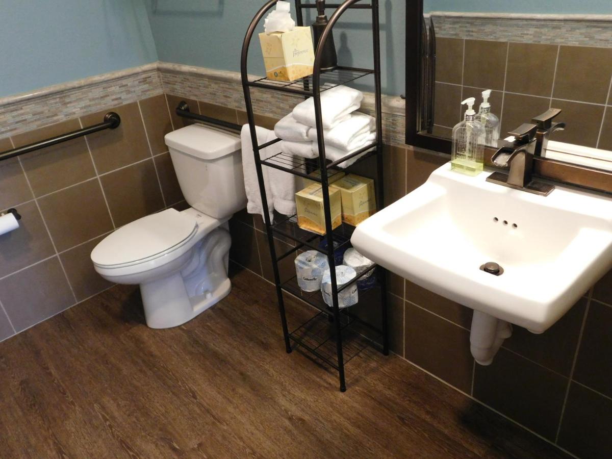 Wave Street Inn - image 6