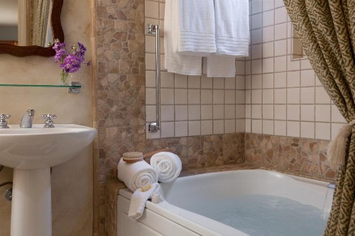 Old Monterey Inn - image 33