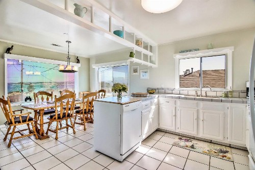 Stunning Monterey Home with Views Right on the Bay! - image 10