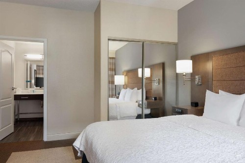 Hampton Inn & Suites Montgomery-EastChase - image 13