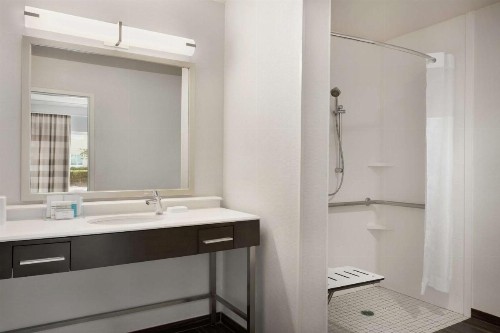 Hampton Inn & Suites Montgomery-EastChase - image 20