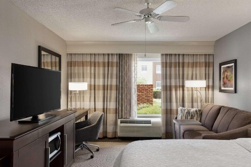 Hampton Inn & Suites Montgomery-EastChase - image 27