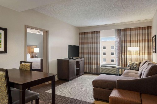 Hampton Inn & Suites Montgomery-EastChase - image 45