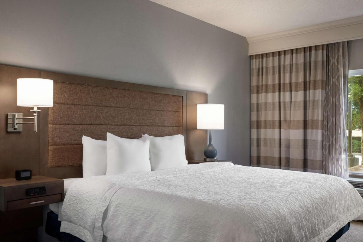Hampton Inn & Suites Montgomery-EastChase - image 5