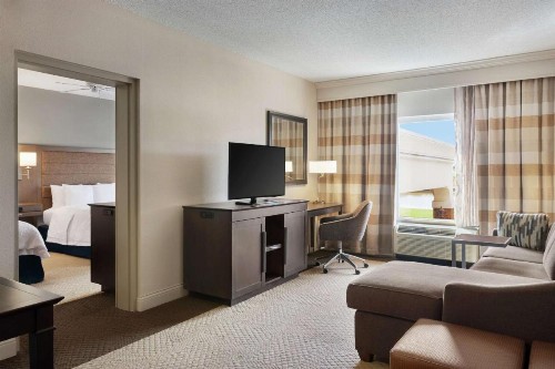 Hampton Inn & Suites Montgomery-EastChase - image 9