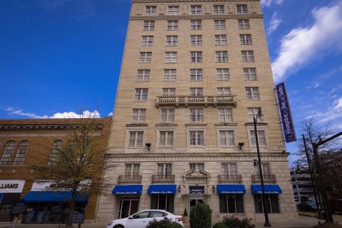 Hampton Inn & Suites Montgomery-Downtown - image 2