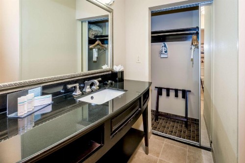 Hampton Inn & Suites Montgomery-Downtown - image 37