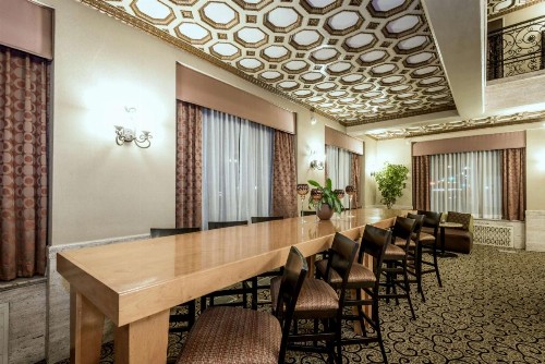 Hampton Inn & Suites Montgomery-Downtown - image 6