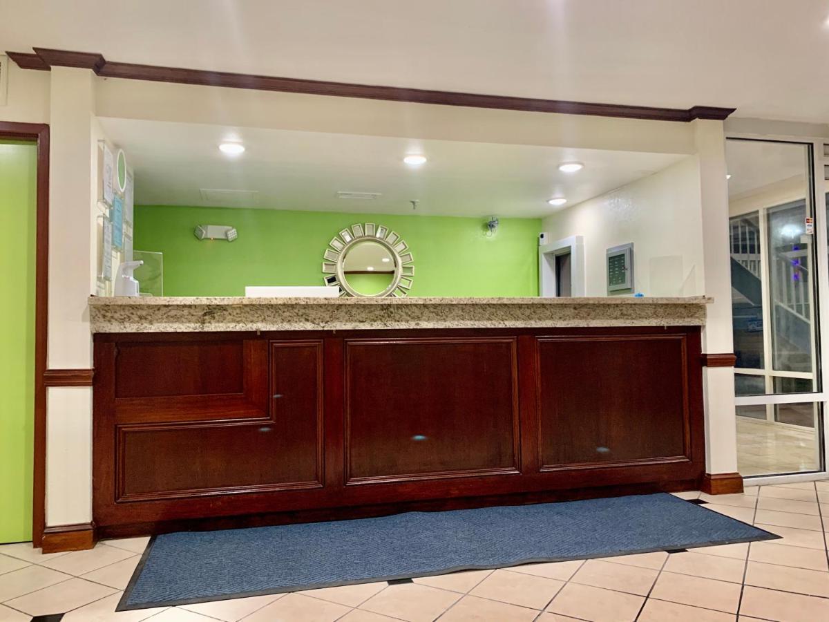 Sunrise Extended Stay Hotel - image 4