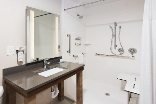 Candlewood Suites Eastchase Park an IHG Hotel - image 11