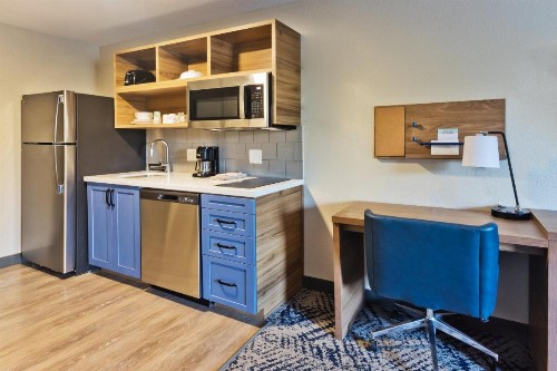 Candlewood Suites Eastchase Park an IHG Hotel - image 4