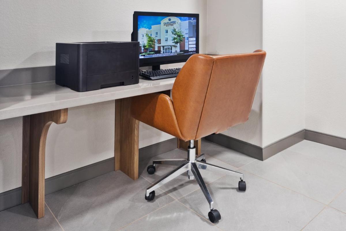 Candlewood Suites Eastchase Park an IHG Hotel - image 6