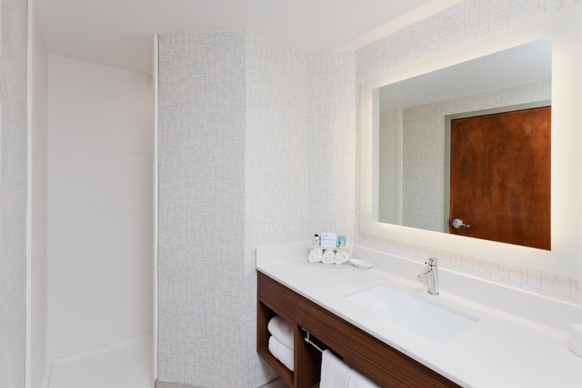 Holiday Inn Express Hotel & Suites Montgomery Boyd-Cooper Parkway an IHG Hotel - image 7