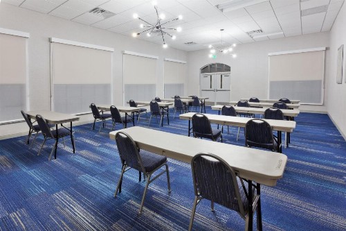 Holiday Inn Express Hotel & Suites Montgomery Boyd-Cooper Parkway an IHG Hotel - image 9