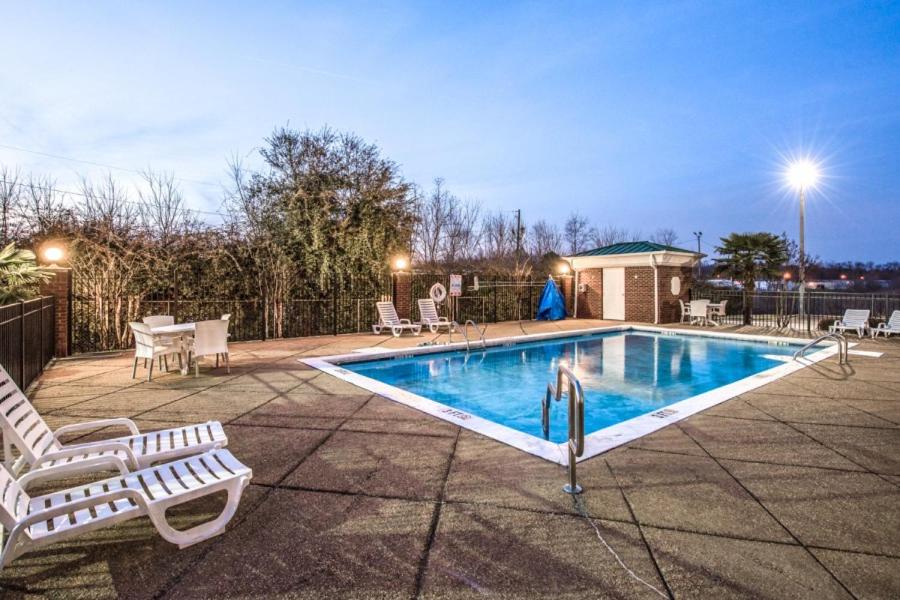 Baymont by Wyndham Montgomery South - image 3