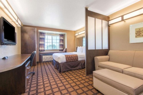 Microtel Inn and Suites Montgomery - image 16