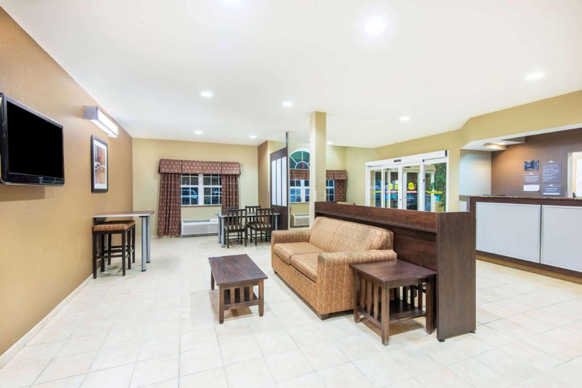 Microtel Inn and Suites Montgomery - image 2