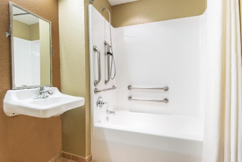 Microtel Inn and Suites Montgomery - image 28