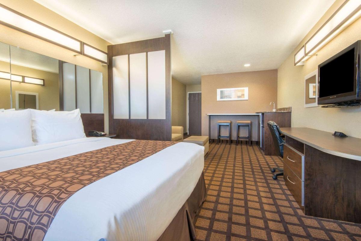 Microtel Inn and Suites Montgomery - image 7