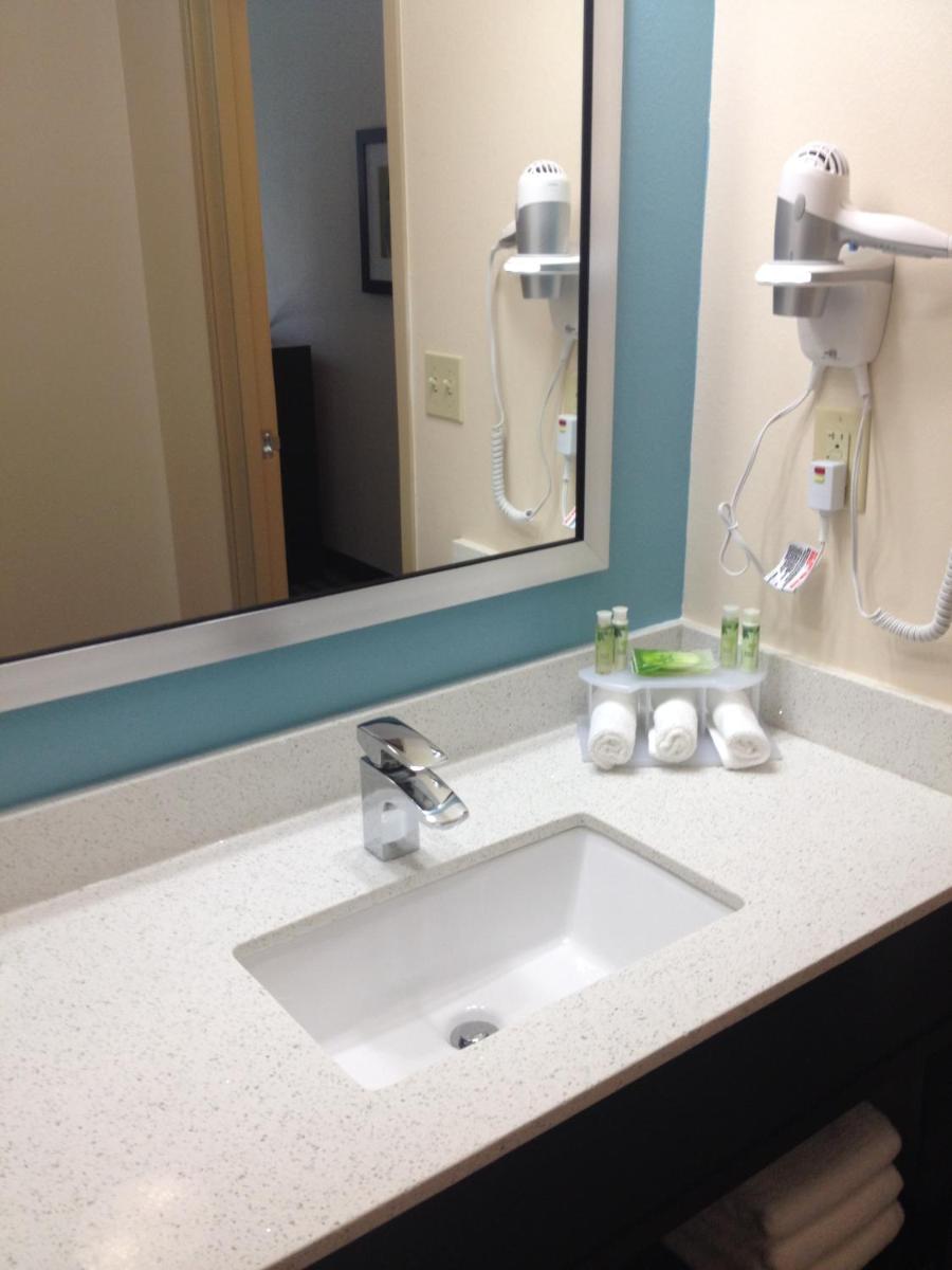 Holiday Inn Express Montgomery East I-85 an IHG Hotel - image 4