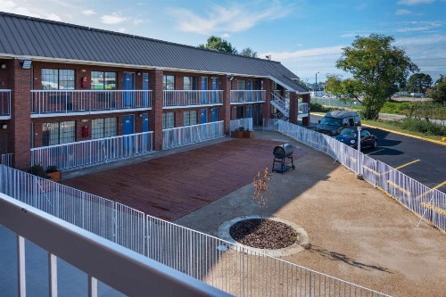 Motel 6-Montgomery AL - Coliseum - image 4