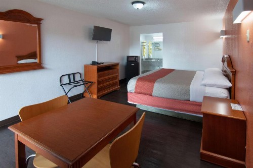 Motel 6-Montgomery AL - Coliseum - image 7