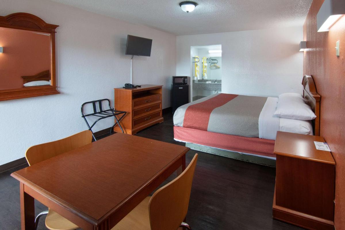 Motel 6-Montgomery AL - Coliseum - image 7