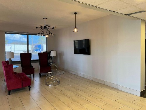 Econo Lodge Inn & Suites Montgomery - image 13