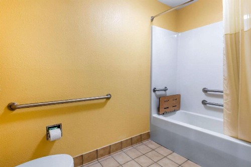 Quality Inn & Suites Montgomery East Carmichael Rd - image 11