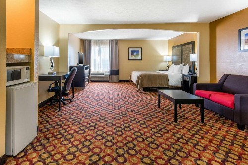 Quality Inn & Suites Montgomery East Carmichael Rd - image 17