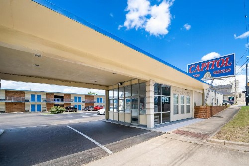Capitol Inn and Suites - image 22