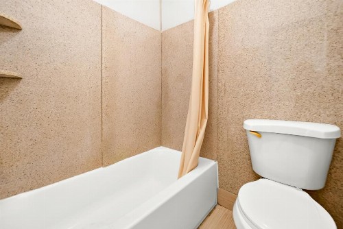 Capitol Inn and Suites - image 7