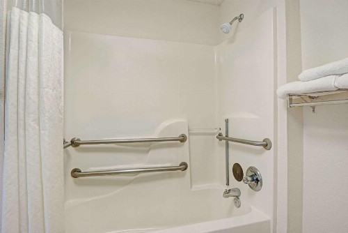 Travelodge by Wyndham Montgomery East - image 21
