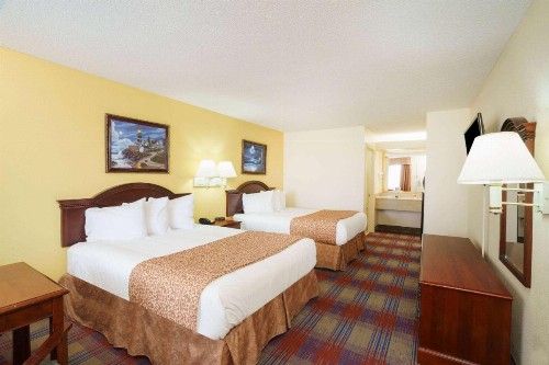 Travelodge by Wyndham Montgomery East - image 26
