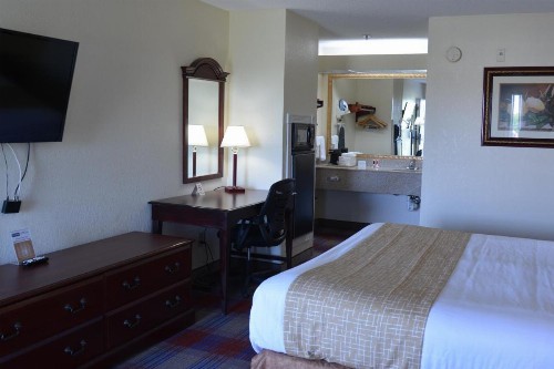 Travelodge by Wyndham Montgomery East - image 28