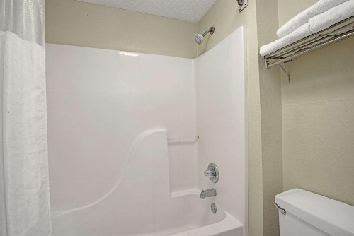 Travelodge by Wyndham Montgomery East - image 29