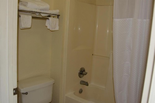 Travelodge by Wyndham Montgomery East - image 30