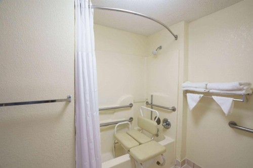 Travelodge by Wyndham Montgomery East - image 7