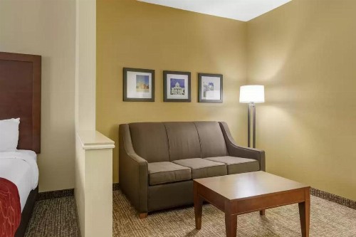 Comfort Suites Montgomery East Monticello Dr. - image 27