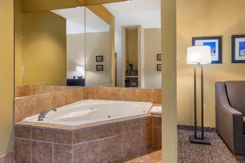 Comfort Suites Montgomery East Monticello Dr. - image 31