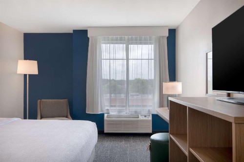 Sleep Inn & Suites East Chase - image 37