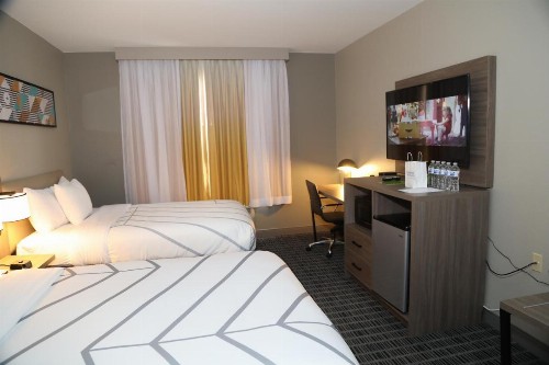 La Quinta Inn & Suites by Wyndham Montgomery - image 14