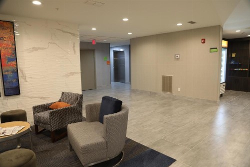 La Quinta Inn & Suites by Wyndham Montgomery - image 34