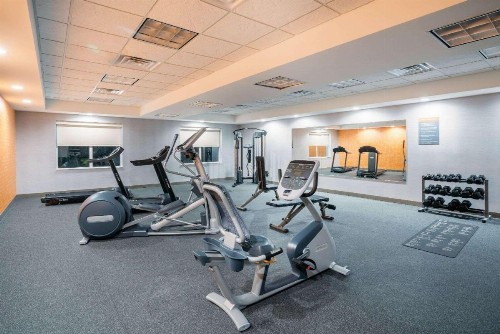 La Quinta Inn & Suites by Wyndham Montgomery - image 38