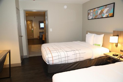 La Quinta Inn & Suites by Wyndham Montgomery - image 48