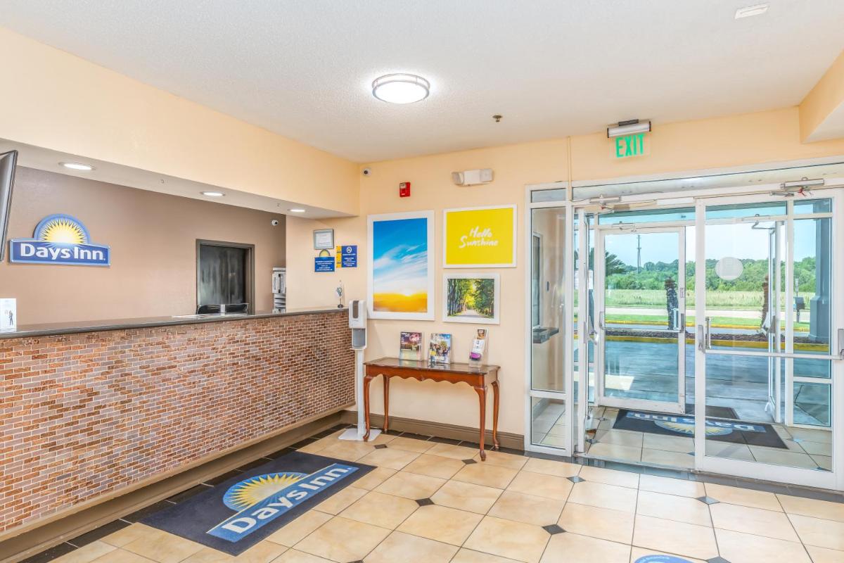Days Inn by Wyndham Coliseum Montgomery AL - image 3