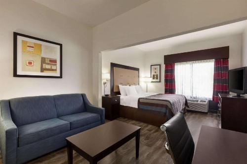 Wingate By Wyndham Montgomery - image 12