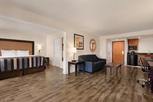 Wingate By Wyndham Montgomery - image 22