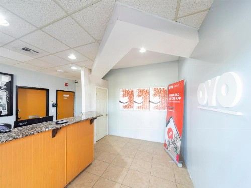 Budgetel Inn And Suits - image 9