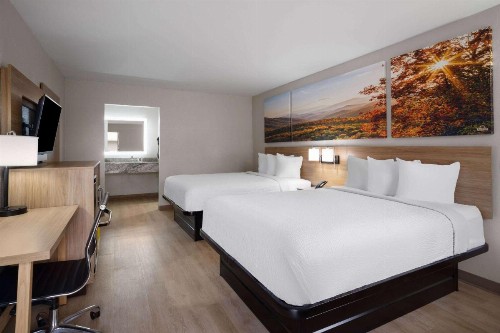 Express Inn East - image 16